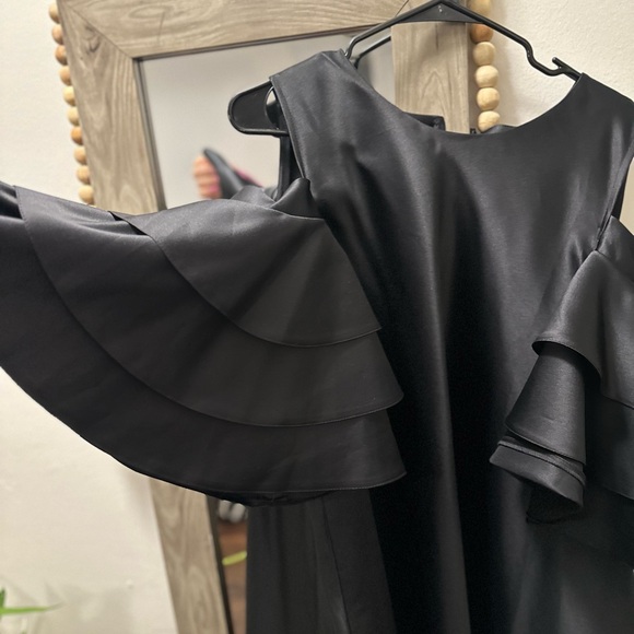 Tailored black dress - Picture 3 of 3